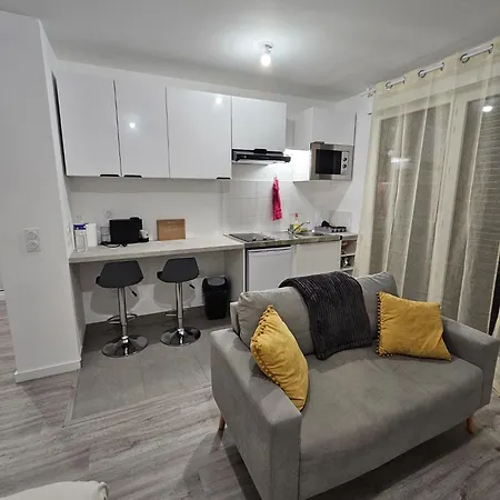 Cosy Situe A Colombes *