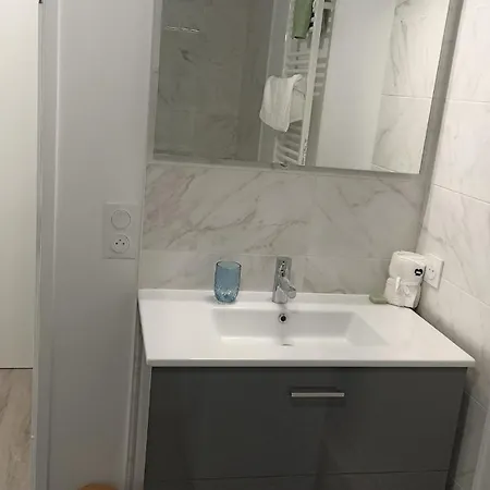 Cosy Situe A Colombes Апартаменты