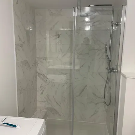 アパート Cosy Situe A Colombes