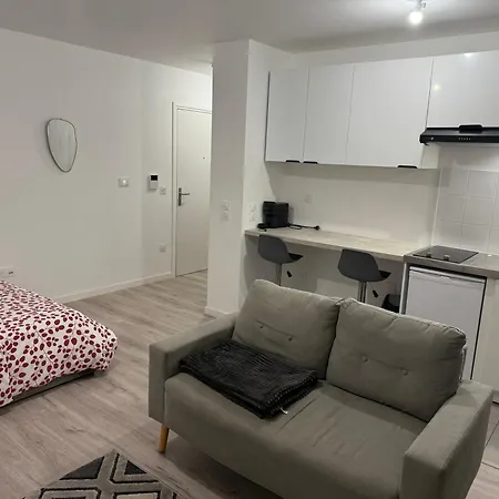 Cosy Situe A Colombes * ボワ・コロンブ